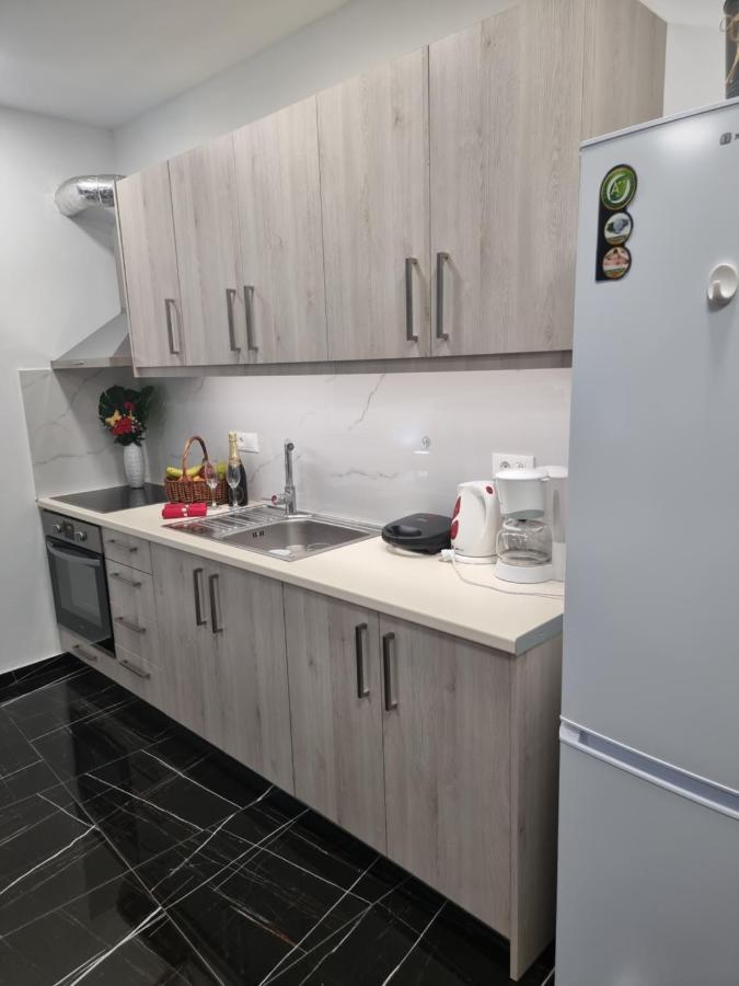 Istron Corner Apartments Extérieur photo
